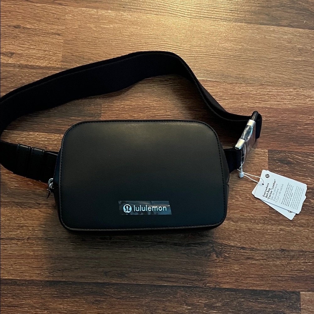 Lululemon Athletica Sleek Black Belt Bag